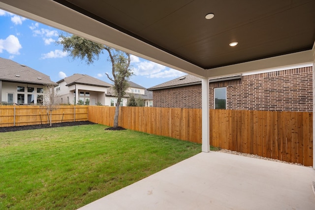 view of yard featuring a patio