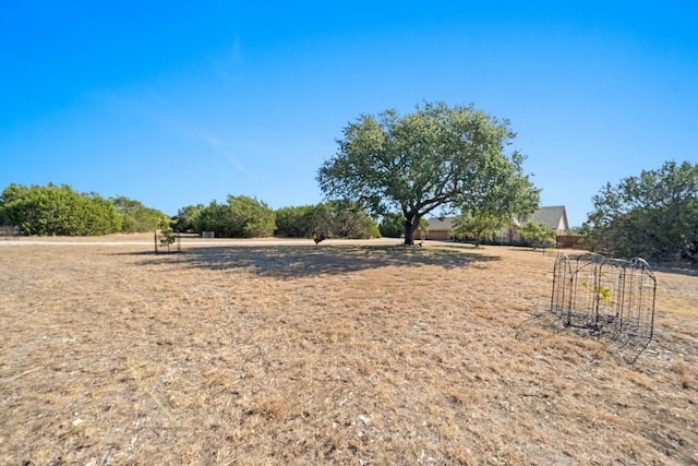 view of yard featuring a rural view