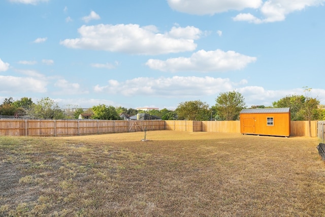 view of yard with a shed