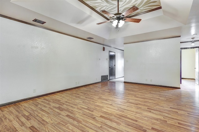 unfurnished room with light hardwood / wood-style floors and ceiling fan