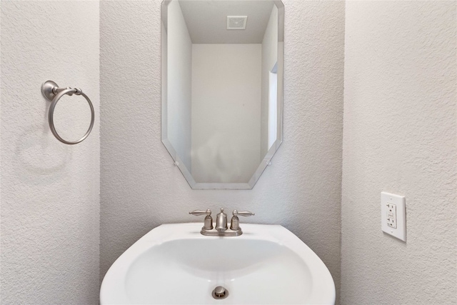 bathroom featuring sink