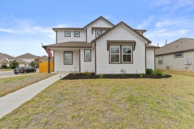 view of front of house featuring a front yard