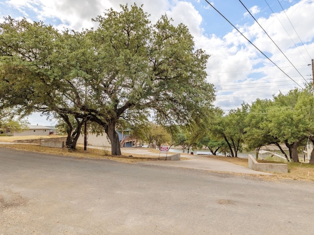 Listing photo 3 for 304 County Road 140, Burnet TX 78611