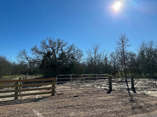 Listing photo 3 for 8307 Jeddo Rd, Waelder TX 78959