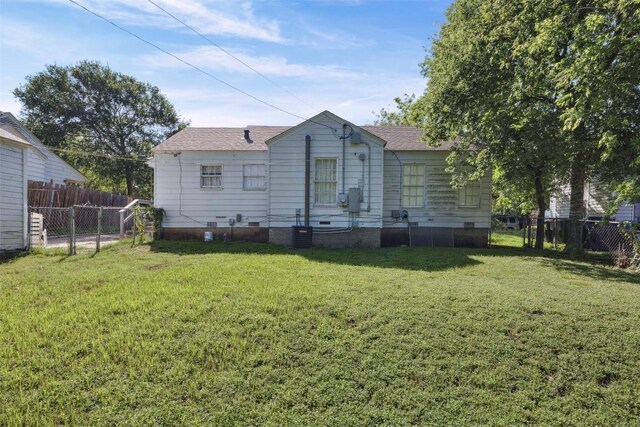1514 S 13th St, Temple, TX 76504 - rear view of property with a shingled roof