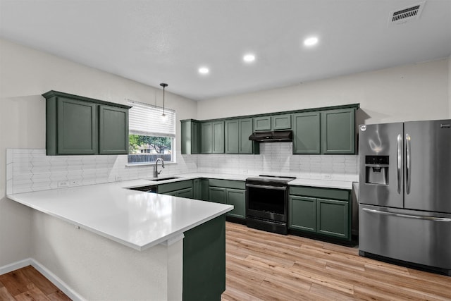 kitchen featuring electric stove, green cabinets, kitchen peninsula, decorative light fixtures, and stainless steel refrigerator with ice dispenser