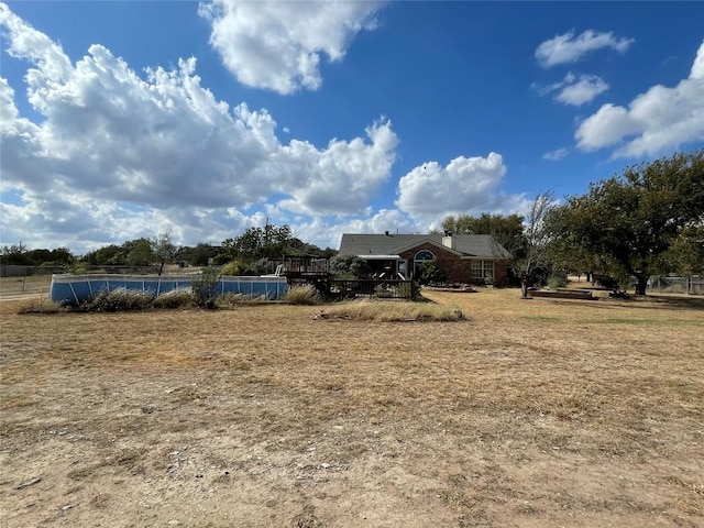 view of yard featuring a rural view