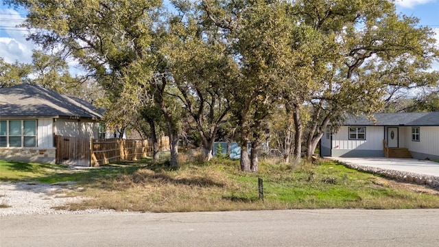 Listing photo 3 for 1223 Lavaca, Canyon Lake TX 78133