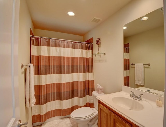 7800 SW Pkwy Unit 510, Austin, TX 78735 - bathroom featuring toilet, recessed lighting, vanity, and a shower with shower curtain