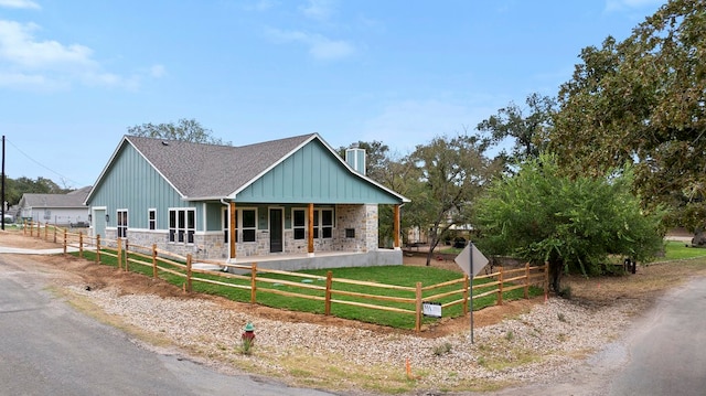 view of front of home featuring a porch