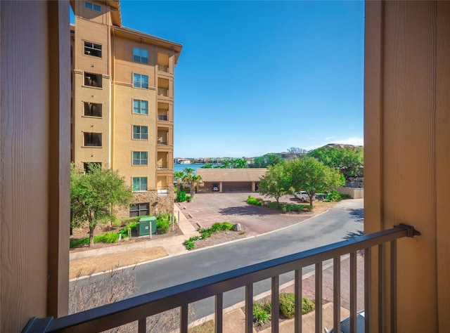 balcony featuring a mountain view