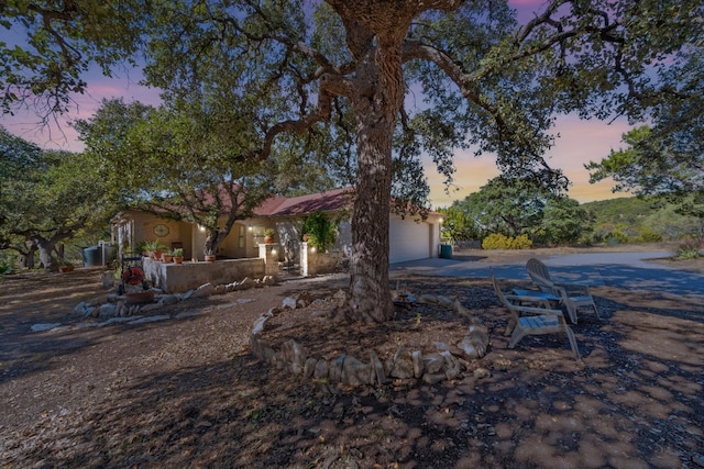 view of front facade featuring a garage