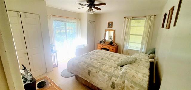 bedroom with ceiling fan