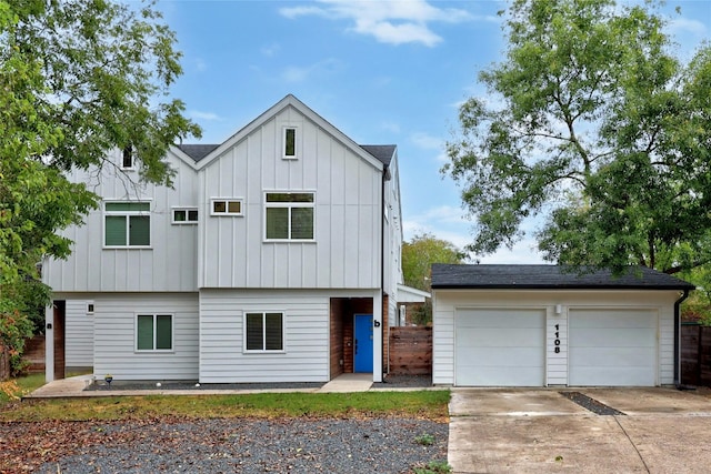 view of front facade with a garage