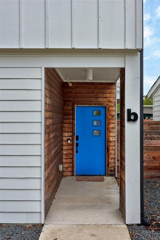 view of property entrance