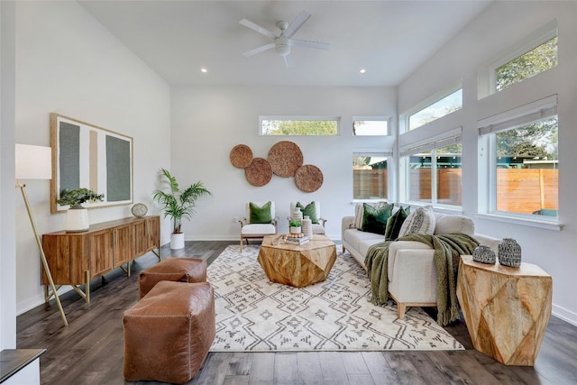 sunroom with ceiling fan