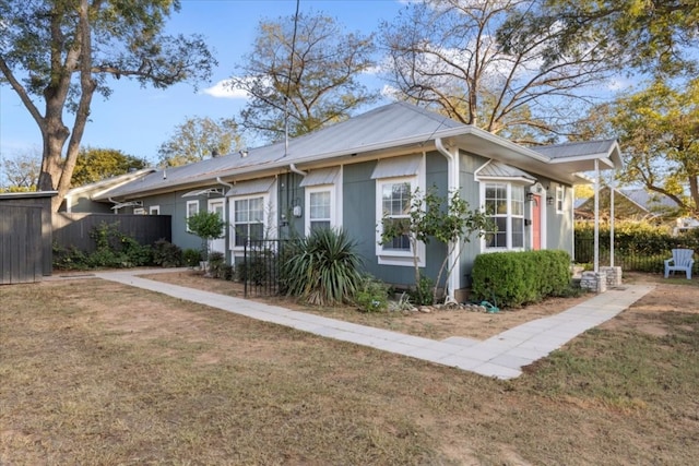 view of front of house with a front lawn