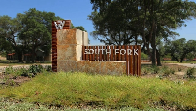 view of community / neighborhood sign