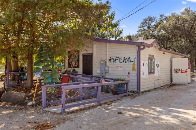 view of front of property