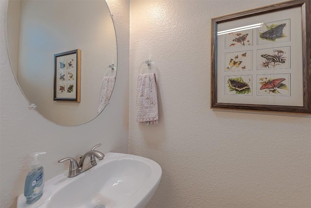 2000 Cullen Ave Unit 9, Austin, TX 78757 - bathroom with a sink
