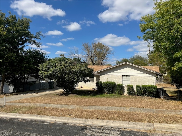 view of front of property