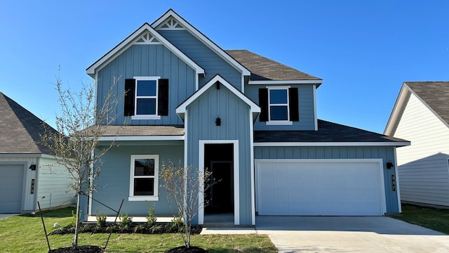 view of front of home with a front lawn