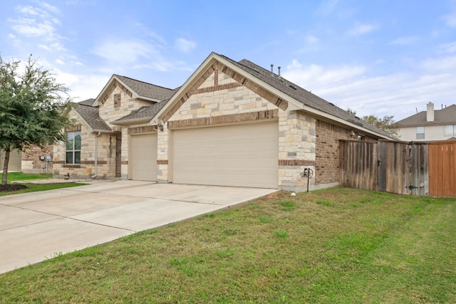 view of front of house featuring a front yard