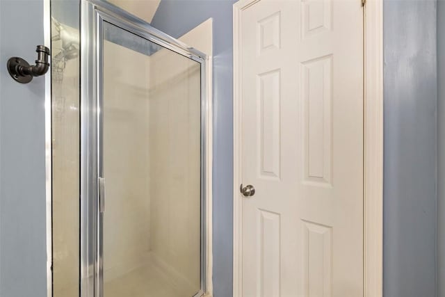 900 Laurel Cv, Buda, TX 78610 - full bathroom featuring a stall shower