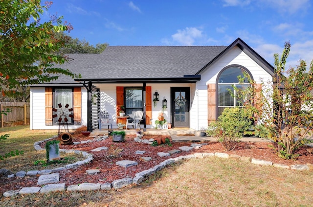 ranch-style house featuring a porch