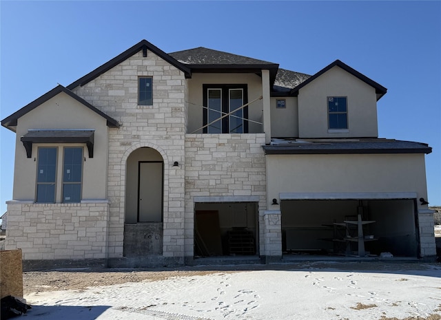 view of front facade featuring a garage