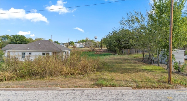 Listing photo 2 for 366 N Dallas St, Giddings TX 78942