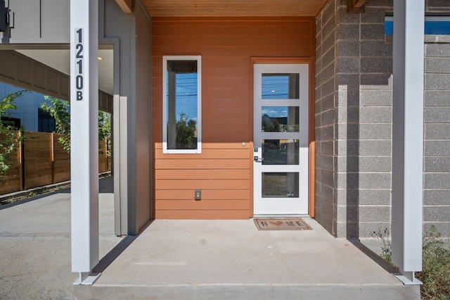 view of entrance to property