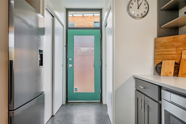 entryway featuring concrete flooring