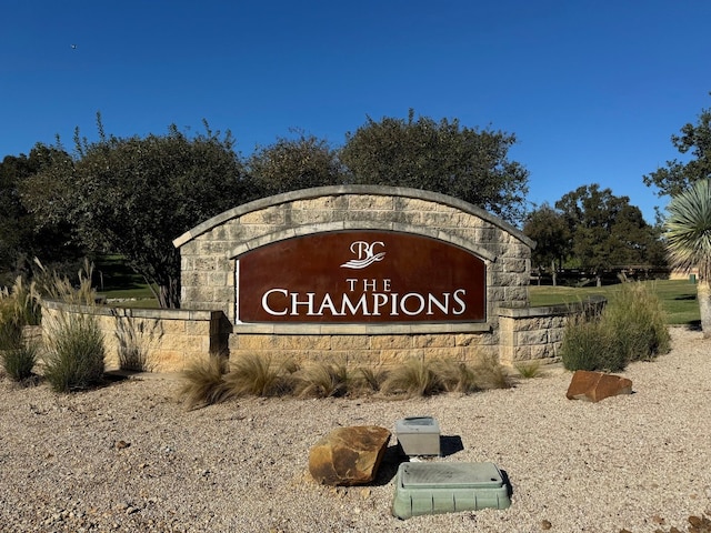 view of community / neighborhood sign