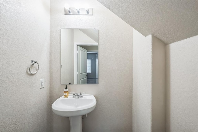 bathroom with sink