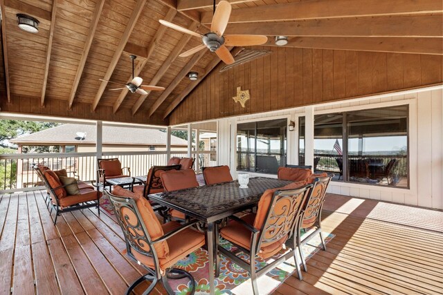 deck with ceiling fan