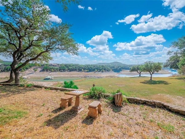 view of yard featuring a water view