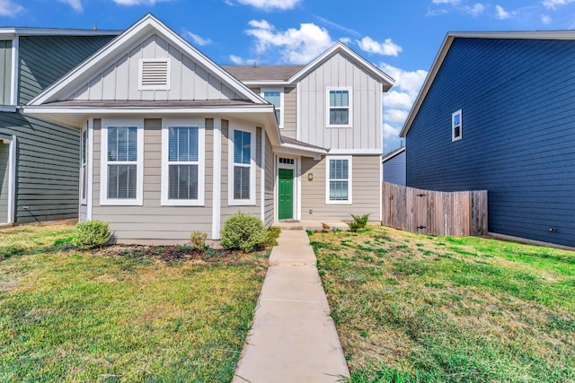 view of front of house featuring a front lawn