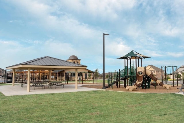 view of jungle gym featuring a yard