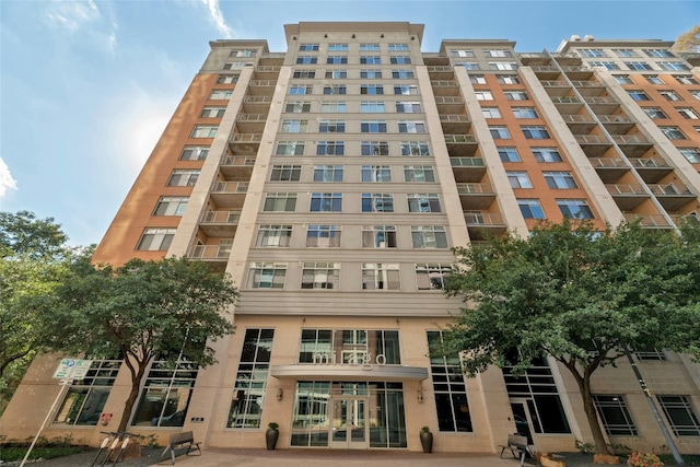54 Rainey St Unit 613, Austin, TX 78701 - view of apartment building / complex