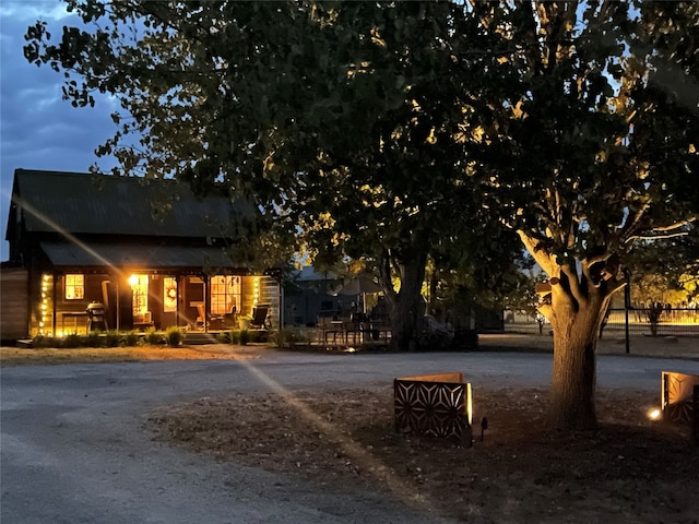 view of front of property