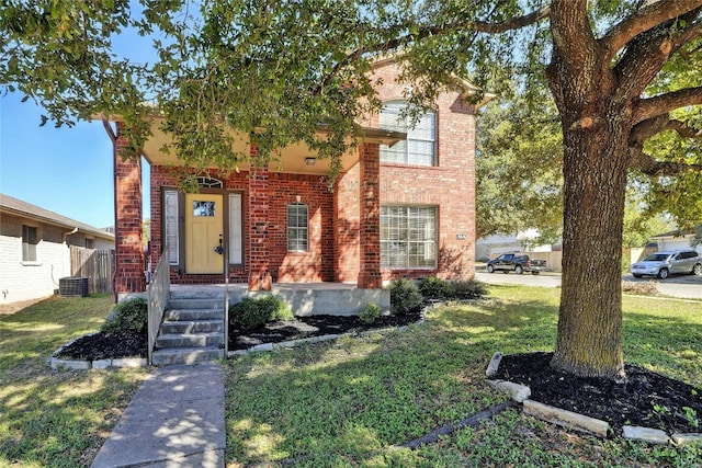 view of front of house featuring a front lawn