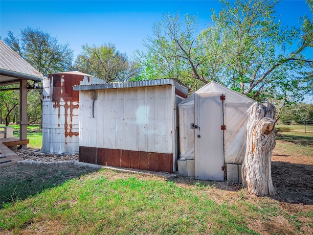 view of outdoor structure