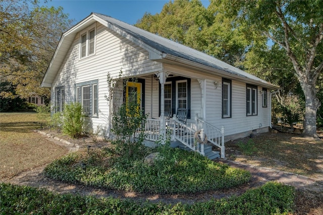 view of front facade with covered porch