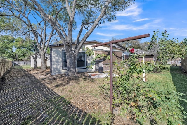 811 Ross Cir, Lockhart, TX 78644 - photo 10