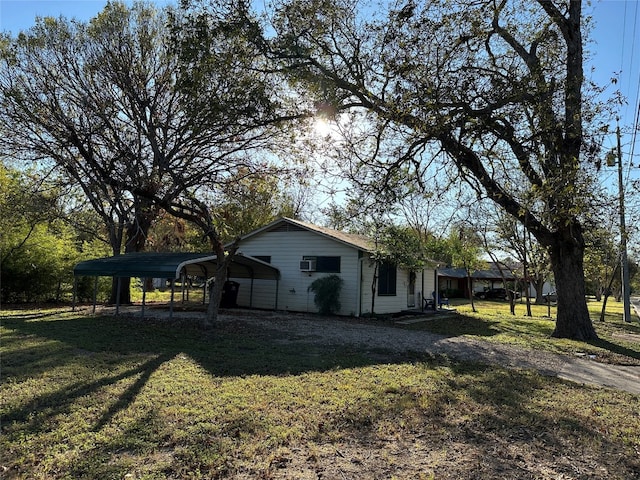 view of yard featuring a carport