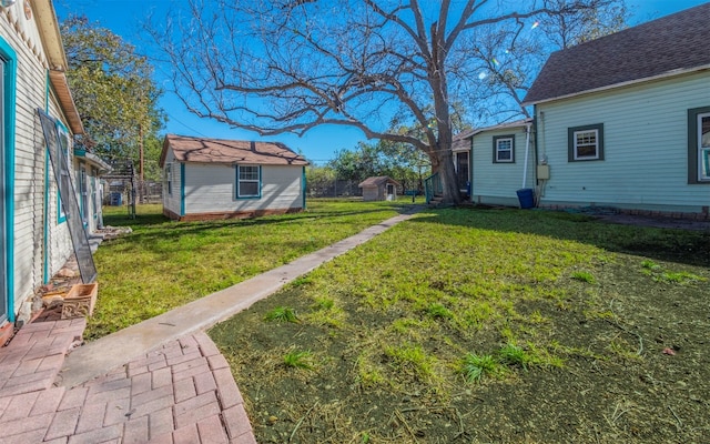 view of yard with a shed