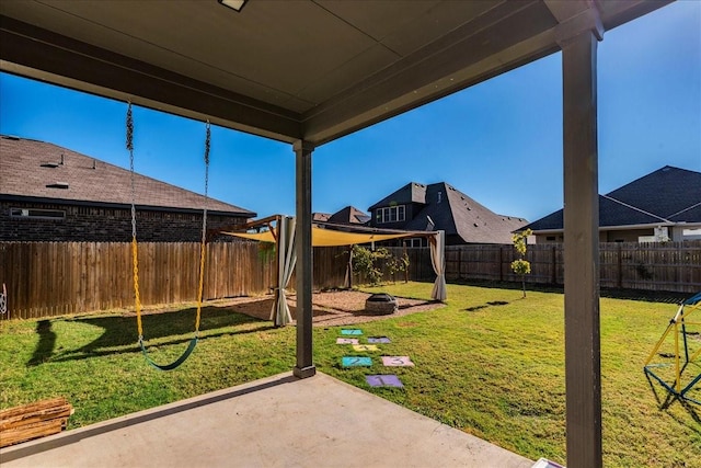 view of yard featuring a patio area