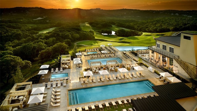 view of aerial view at dusk