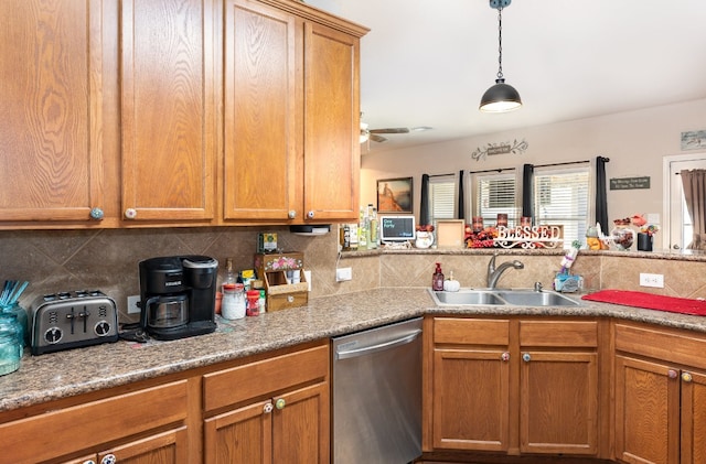 kitchen with kitchen peninsula, backsplash, ceiling fan, sink, and dishwasher